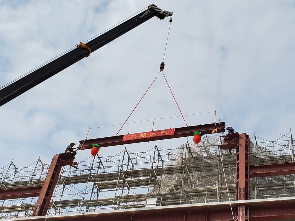 佐登妮絲城堡上樑典禮，身為消防工程承攬商的大雅電氣，當然不可缺席